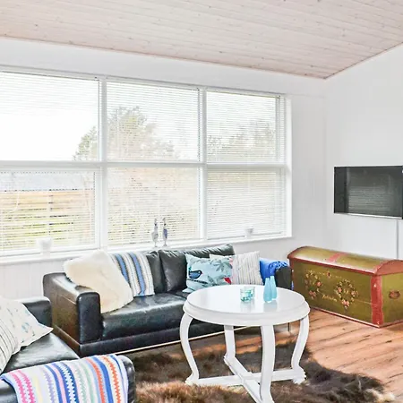 3 Bedroom Gorgeous In Holiday home